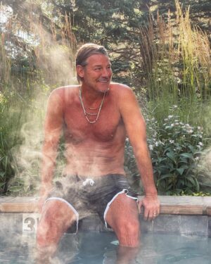 Ty Pennington Instagram - Looking back on an… iiiinteresting summer 😅 ha! Busy, chaotic, full of surprises. Spending time in Colorado was definitely a major highlight 🙌🏼⛰️ Feeling super grateful to have my health and my family. Looking forward to a fall full of fun projects! How was your summer?! 👇🏼 #talktome