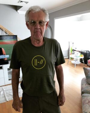 Tyler Joseph Instagram - Fuz, my grandfather, went to the mall and got this. first of the new stuff i’d seen in person.
step thrøugh or step øff.
