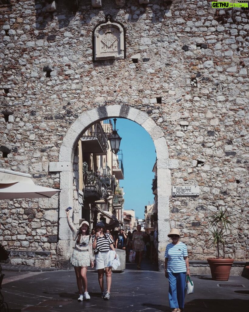Uhm Ji-won Instagram - 다시 한 번 가보고 싶은 #타오르미나 Taormina, Sicily