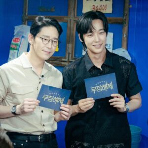 Uhm Ki-joon Instagram - 오늘밤 sbs 10시 20분 
무장해제~~ㅎ
너무나 착한동생 종훈이와~
현무씨 도연씨~
덕분에 즐겁고 행복한 시간이였습다~