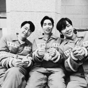 Uhm Ki-joon Instagram - 펜트하우스 시즌2 사랑해주셔서 감사합니다~
더 잘 준비해서 시즌3으로 찾아뵙겠습니다~
