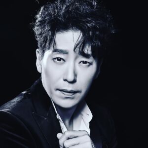 Uhm Ki-joon Instagram - 2년만에 다시 찾아온 잭더리퍼!!!
열심히 준비하고 있습니다~
많은 관심 부탁드립니다^^*ㅎ