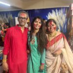Upasana Rai Instagram - Vijaya dashmi.. Durga Maa boron..sindoor kela.. dhak& nasch..ASCHE BACHOR ABAR HOBE . #dashami #durgapuja #subhobijoya #sindoorkhela #aschebochorabarhobe #upasanarc #upasana #indian #indianfestival #festival