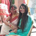 Upasana Rai Instagram - Vijaya dashmi.. Durga Maa boron..sindoor kela.. dhak& nasch..ASCHE BACHOR ABAR HOBE . #dashami #durgapuja #subhobijoya #sindoorkhela #aschebochorabarhobe #upasanarc #upasana #indian #indianfestival #festival