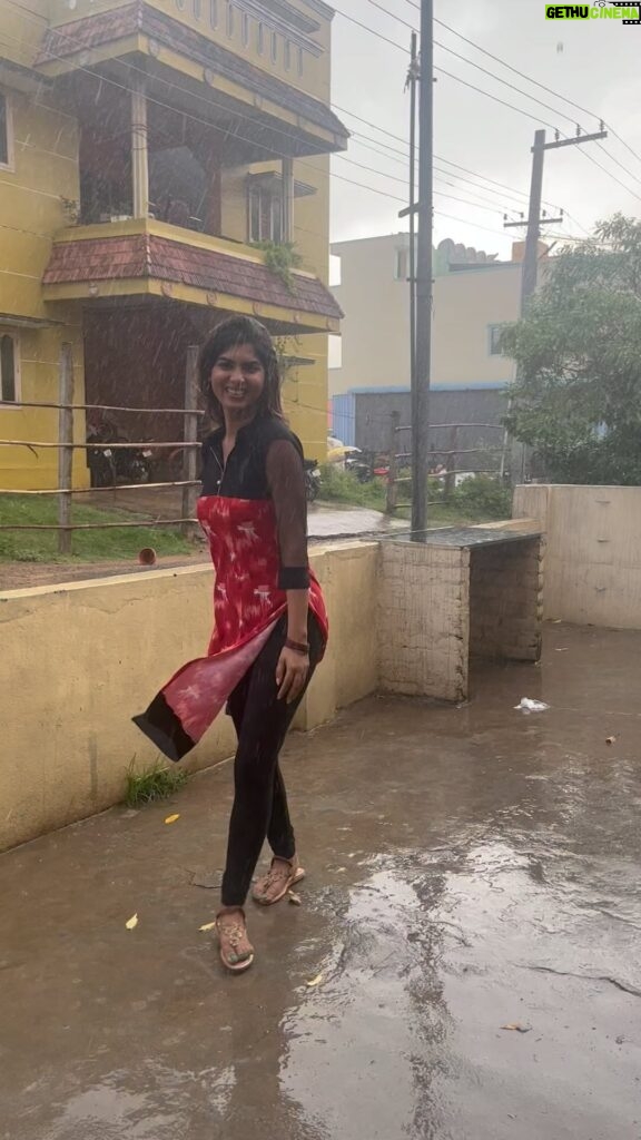 Upasana Rai Instagram - When you just go with the the feels . #rain #raindance #loveyourself #enjoylife #enjoying #rainy #dance #upasanarc #upasana