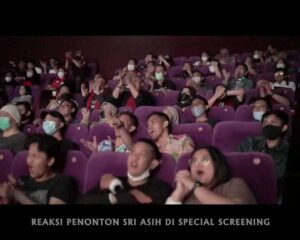 Upi Avianto Instagram - Terimakasih tepuk tangannya yang riuh untuk SRI ASIH, teman-teman. Alhamdulillah #SriAsih bisa memberi semangat. Sampai ketemu lagi hari Kamis ini!