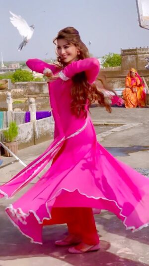 Urvashi Rautela Instagram - May God bless everyone watching this video with the gift of true love 🩷🩷 #HumTohDeewane ❤️‍🩹❤️‍🩹

☆

☆

☆

☆

☆

☆ 

☆

☆

☆

☆

☆

☆

☆

☆ 

☆

☆

#love  #UR1 
#reels #reelsinstagram #reelitfeelit #reelkarofeelkaro #reel #reelsvideo #reelsindia #actor #dance #girl #instagood #trending #India #instagram #india #humtohdeewane #elvishyadav #urvashirautela #yaseerdesai #elvisharmy #pink #kathak