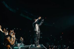 Usher Instagram - Sometimes I work so much, that I forget to sit back…smile…and celebrate through all that I do. Really just blessed to see another year and be celebrated by my friends, family, and fans! Happy birthday to me 🙏🏾