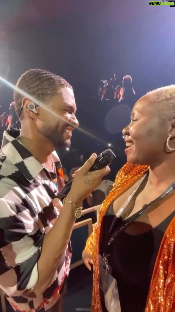 Usher Instagram - Ain’t nothing like a good ‘ol fashioned duet ... U betta sang it girl! 😏🗣️ VEGAS, I’m back.