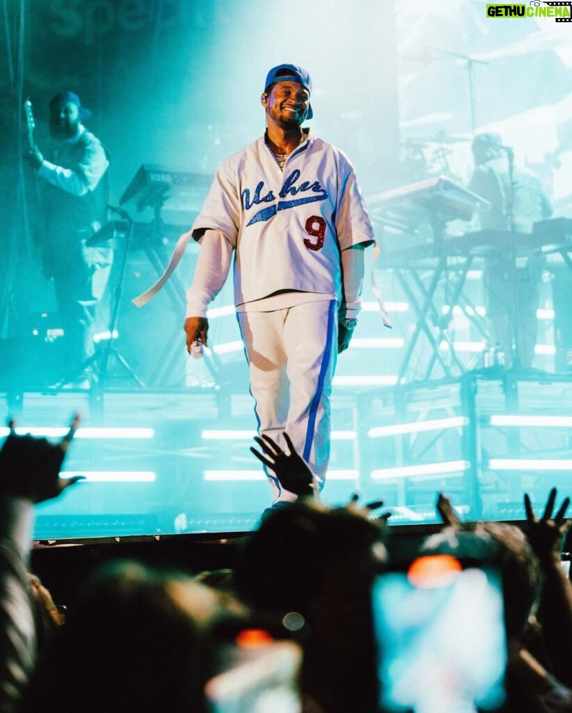 Usher Instagram - Special shout-out to the @dodgersfoundation for having me mannn…Congratulations on 10 years of doing inspiring work in the community of Los Angeles 💙 #LADFGala #BiggerThanBaseball