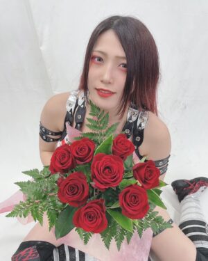 Utami Hayashishita Instagram - 2021年度東スポ女子プロレス大賞受賞🌹

支えてくれる全ての皆さんのおかげです。
ありがとうございます。
.
まだまだ歩みを止めません
今後の林下詩美にも期待していてください！
.
本当に嬉しい！
ありがとうございました！！✨
.
#QQ
#STARDOM