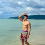 Uyan Tien Instagram - Karon Beach Phuket, nice place to relax ! 10-15 minutes by scooter from Patong Beach! 來過嗎？這裡也很不錯，最近來普吉島都住在Patong Beach，但下次認真考慮來Karon住幾天看看！ ——————————————————— #karonbeach #phuket #普吉島 #泰國