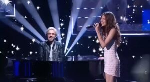 Víctor Elías Instagram - Presentación de “Si Me Quisieras” en @covernight_es mezclada con “Indigo”. Gracias @anaguerramusic por confiar en mi un año más para dirigir tu gira, la música contigo es… 🥰

Gracias a ese BANDON y a sus directores musicales por ponerlo tan fácil! 🙏🏻 @fermin_villaescusa @oliver_martin_delacruz @ezenavas y todo los que lo hacen posible! 

#music #musicvideo #musician #simequisieras #cover #covernight