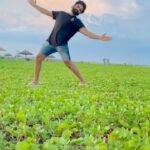 VJ Thanigai Instagram - iyyoda ❤️ #instagood #instareels #instagram #instalike #love #crazy #vibes #thanikai #feelgood #thangakili #actor #actorslife 📸 ⚔️ @thangakili_302 ❤️🤗 Ennore Beach