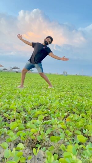 VJ Thanigai Instagram - iyyoda ❤️ 

#instagood #instareels #instagram #instalike #love #crazy #vibes #thanikai #feelgood #thangakili #actor #actorslife 

📸 ⚔️ @thangakili_302 ❤️🤗