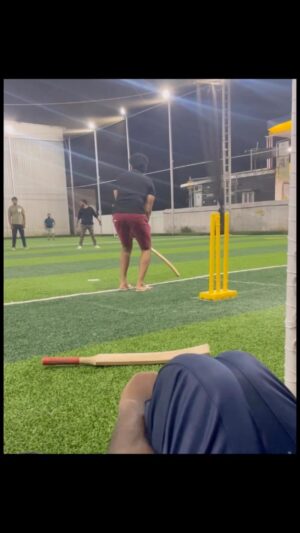 VJ Thanigai Instagram - #cricket #match #indoor #stressbuster #friends #vibes #staypositive #stayfit #thanikai 🏏💪❤️🔥

#ipl #csk #mi #dhoni #virat #rohitsharma #jadeja #motivation #actor #actorslife #game #sport #sportsmanship #nevergiveup #attitude #ipl2023 #cskfans