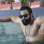 VJ Thanigai Instagram - Falling in love with farm life." #chilling #farmhouse #vibes ❤️ #instagram #instadaily #trending #actor #chill #positivity #selflove #stressbuster #swimming #naturelover #candid #peace #thanikai #spreadlove ❤️