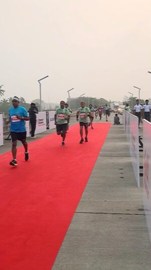 VJ Thanigai Instagram - #chennaimarathon #finisher #stayfit #stayhealthy 🏃‍♂️💪