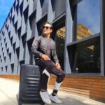 Vadhir Derbez Instagram - 🇲🇽 A donde me iré estas Vacaciones?? Denme ideas! Que tal mi nueva maleta @victorinoxmx 🔥 . 🇺🇲Where should I travel in these Holidays? Gimme ideas! Also, how cool is #MyVictorinox Bag? 🔥