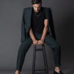 Vadhir Derbez Instagram - 🇲🇽Dale Swipe para que te eche una mirada matadora 😎 jaja aushh . 🇺🇲Swipe left so I can look at you in the eye lol give ya a mean look. 😎😏 . 📸: @javierfloresleyes . @zegnaofficial Styling: @mr.dairy PR: @ospina.luz