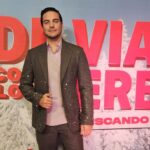 Vadhir Derbez Instagram - Estoy tan feliz de que este proyecto sea el más visto y este conectando con tanta gente. Gracias a todos los que hacen esto posible. Y obvio a Mi familia por aguantarnos en los mejore y peores momentos. Sigan disfrutando de #DeViajeConLosDerbez !! . Outfit by: @fendi @ospina.luz