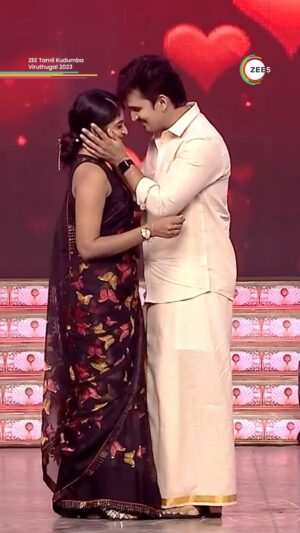 Vaishnavi Arulmozhi Instagram - Namma Cutest pair Karthik - Shanmathi😍

#Peranbu #ZeeTamilKudumbaVirudhugal2023 #Watchforfree #ZEE5Tamil #ZEE5