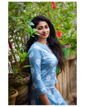 Vaishnavi Arulmozhi Instagram - Juz a gaze 😉
Wardrobe: @mahacollections_03 
.
.
#vaishnavi #vaishnaviarulmozhi