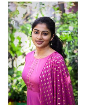 Vaishnavi Arulmozhi Instagram - நறுமுகையே💗
ஆடை: @_niha_classiccorner_cc 
.
.
#vaishnavi #vaishnaviarulmozhi