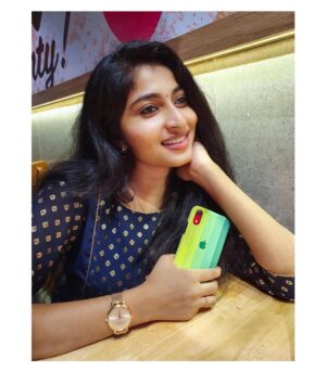 Vaishnavi Arulmozhi Instagram - Phone case from @dheekart 💚
Dress @salwarshoppingbee 
.
#vaishnavi #vaishnaviarulmozhi