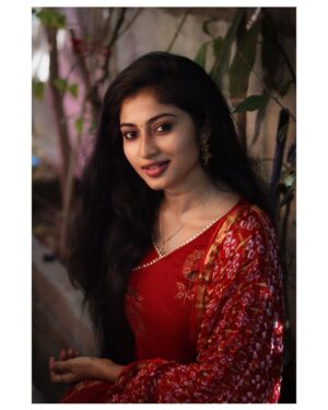 Vaishnavi Arulmozhi Instagram - அழகின் பிம்பம் கண்கள் பார்க்குமா!
ஆடை : @srisaicollections9 
.
.
#vaishnavi #vaishnaviarulmozhi