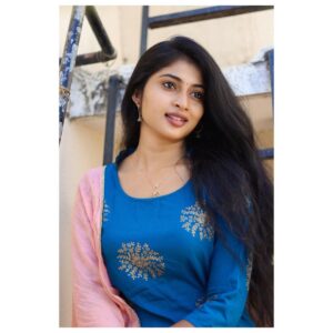 Vaishnavi Arulmozhi Instagram - இமையோரம் வழியும் ஒரு கனா
ஆடை: @shoptradi2trendy_ 
.
.
#vaishnavi #vaishnaviarulmozhi