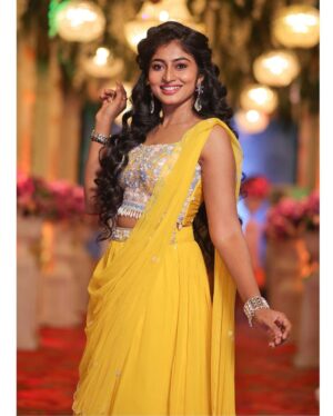 Vaishnavi Arulmozhi Instagram - Make ur own happiness ✨
Engrave it !
To be embraced 🥰

Do watch #zeekudumbaviruthugal2022 only on @zeetamizh @5:30pm tomorrow and on jan 16th 6:30pm

Costume: @kiarainchennai 
📸: @storiesbysidhu 

#vaishnavi #vaishnaviarulmozhi
