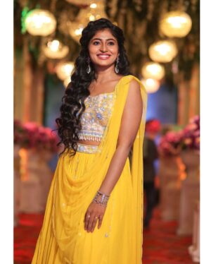 Vaishnavi Arulmozhi Instagram - Make ur own happiness ✨
Engrave it !
To be embraced 🥰

Do watch #zeekudumbaviruthugal2022 only on @zeetamizh @5:30pm tomorrow and on jan 16th 6:30pm

Costume: @kiarainchennai 
📸: @storiesbysidhu 

#vaishnavi #vaishnaviarulmozhi