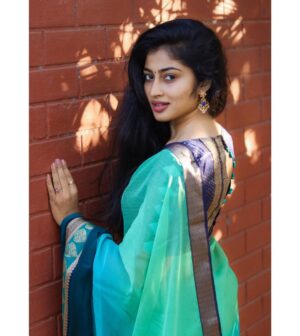 Vaishnavi Arulmozhi Instagram - என்னருகில் நீ வரும் கணம் எதிர்பார்க்கும் இமைகள்! கனைகளாய்!

ஆடை: @srisaicollections9 
ரவிக்கை: @vastram_theethniccouture 

#vaishnavi #vaishnaviarulmozhi