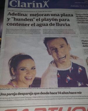 Valeria Britos Instagram - Y un día decidí emprender, tomar riesgos y zambullirme en un proyecto que llamamos @valehacerlio junto a mi compañero de ruta @liocampoy.
En ese 2013 se sumaron amigos a darnos una mano y a quienes agradezco infinitamente. Hoy Vale hacer Lío es una productora dedicada al público infantil que no para de crecer 😀
Gracias a las familias y a todos los que confían en nosotros.
Disfruto del día a día, de los procesos de creación y puesta en marcha de cada proyecto, del trabajo en equipo, de conocer muchos rincones del País...se viene gira internacional? 🤪
Deseo que vos también puedas emprender y animarte a poner en marcha aquello que deseas. 
Dale! Mira que “cuando el carro arranca los melones se acomodan solos “ ( 😂 frase de mi querido Lío que nos repetíamos en nuestros comienzos) .
.
.
✍️Periodista: @connieoronel 📌Diario @clarincom 
#emprender #teatro #productora #valehacerlioproducciones #valeriabritos