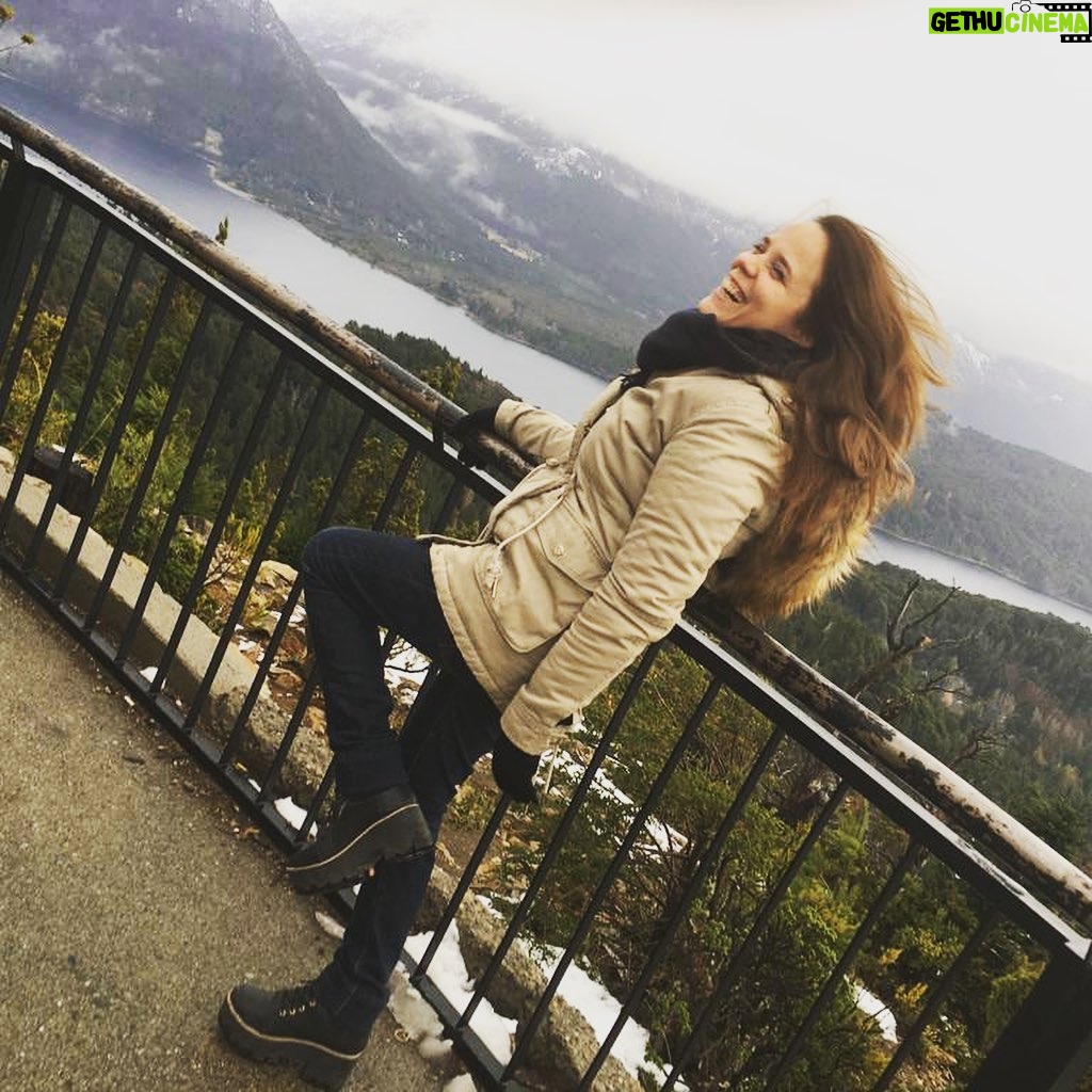 Valeria Britos Instagram - Me hago la diva en el Cerro Campanario 🤣. . . . #bariloche #amoviajar Cerro Campanario Bariloche, Argentina