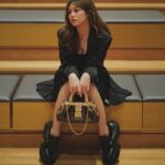 Vanesha Prescilla Instagram - lounging at the museum with @louisvuitton