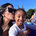 Vanessa Laine Bryant Instagram - Mommy & Bianka ❤️ 🏰 🎄