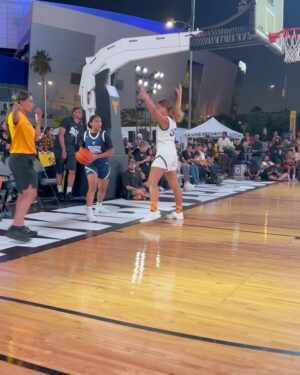 Vanessa Laine Bryant Instagram - Mamba League Invitational- thank you to everyone that came out to support, play and show love for Kobe and our family at the 1st Mamba League Invitational. Thank you @nike for making this event so beautiful. Sending so much love to everyone that played, coached and worked on this 2 day event to make it so special. #MambaForever 💜💛