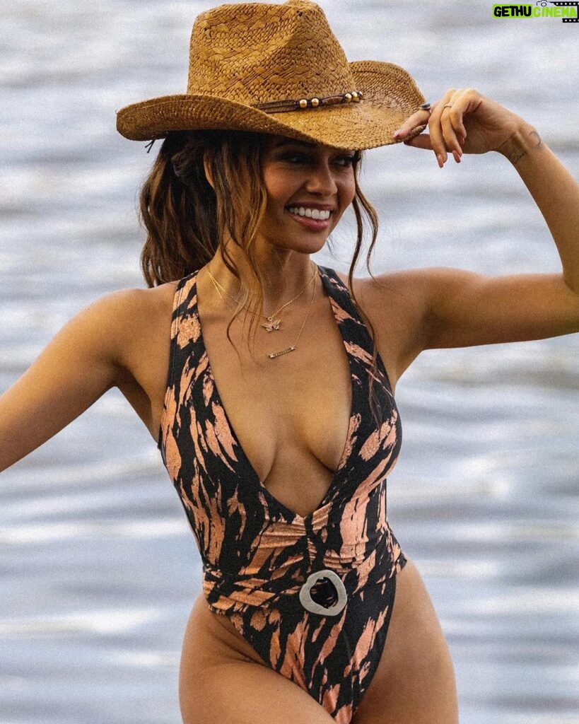 Vanessa Morgan Instagram - Hope everyone had a great Memorial Weekend 🇺🇸 Still so grateful for all the #CupshexVanessa love! Some of the long weekend sales are still on! Wearing my favorite piece here “The Wild Whisperer”👙 @cupshe #cupshexvanessa #cupshecrew #cupshe