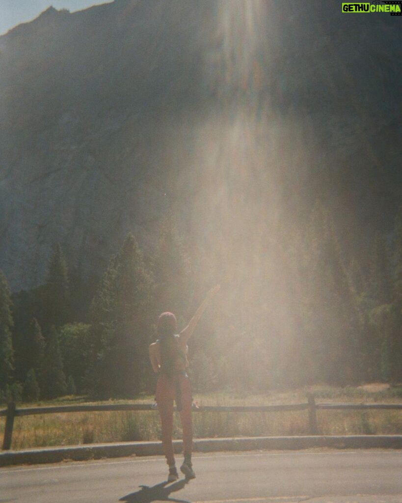Vanessa Morgan Instagram - Momma’s gonna show you the world bub. Exploring with my greatest teacher ✨🌲 Yosemite