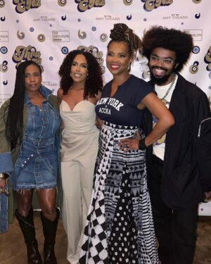 Vanessa Williams Instagram - The EYES have it! @amytheard #THRUMYEYES An unforgettable art experience, an unforgettable ARTIST! Was a pleasure hosting your night of expression!  Love you Amy! Thank you @studiooneeightynine for dressing me! Thank you @raeshines for making this divine reconnection! Makeup @kenyascottmua @hairbytanye ❤️#ifeelpretty