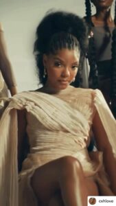 Vanessa Williams Instagram - “Black girl with the Black girl HAIR, took a little sun kiss to look like this! God said YOU’RE an ANGEL! 🥰 wish I had a song like this when I was a girl! Glad the young girl still inside me gets to sing it NOW! ❤️ Love you @hallebailey #angels #mermaids #Blackgirls #Blackwomen
