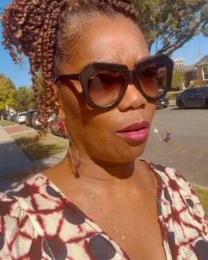 Vanessa Williams Instagram - Maintain your JOY and GRATITUDE! #sagaftrastrike  DAY 111#sagaftrastrong THANK YOU fellow thespians!and creatives @marimorrowofficial @tangieambrose @alimiballard @adinaporter @aashadavis @tamiekabriscoe @jasonwinstongeorge @kingpowchicken @officialtanjareen @rfwhiten