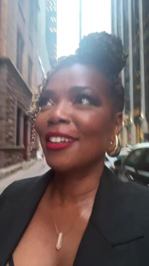 Vanessa Williams Instagram - Remember my Name! #FAME #performingartshighschool #nytheatreroots #bwaybaby @nicoleariparker #openingnight #therefugeplays WHOOP WHOOP!
