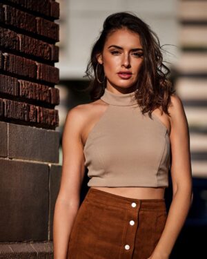 Vannessa Vasquez Instagram - You never know who’s turn it is, who’s next AGAIN, what opportunities lie around the corner for you or someone else. 

Be happy for others, keeping believing in yourself. 

Codependency will have us seeking validation from others to constantly prove you’re enough. You’re enough now. You’re enough just as you are. No more proving. 

Just shifting your mindset and self loving ourselves into whole hearted  believing. 

#motivationalmonday #mentalhealthawareness #codependency #wholeheartedliving

Photo credit @justphotosla 
Quote @spoiledlatina