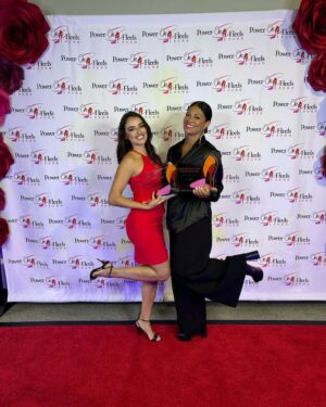Vannessa Vasquez Instagram - What an honor be spend Latina Equal pay day in my hometown Houston at the @poweronheelsf events with all of these Latina Baddies 

Thank you for my Power Latina award 🥇 I’m still crying 😭 

Thank you Yvette Mayo for having me ! You’re a s shero!! 

Thank you to our sponsors @united @goyafoods @cbaldwinhotel @chase @cocacola 

#sisepuede #pagame #latinaequalpay