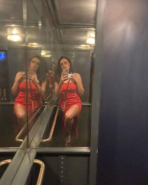 Vannessa Vasquez Instagram - Mentally …. I’m back in Paris for fashion week with everyone else … but gaining 7 pounds cuz I like to eat and fuck It we are on strike still so why not 🥰 🛍  #paris #lourvemuseum
