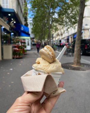 Vannessa Vasquez Instagram - Mentally …. I’m back in Paris for fashion week with everyone else … but gaining 7 pounds cuz I like to eat and fuck It we are on strike still so why not 🥰 🛍  #paris #lourvemuseum