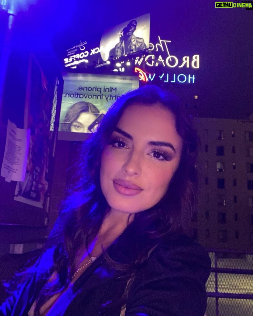 Vannessa Vasquez Instagram - Bucket list ✅ of having your movie screen at the famous Ricardo Montalban theatre @the_montalban rooftop 🍿!! Love these guys ! Love what I do !! Everyone cracked up 😂 non stop 🥰🥰cheers to many more !! 🥰 link in my highlights! #funnymovies #divorcebait